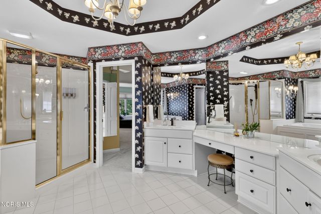 8957 Royal Oak Drive, Holland, OH 43528