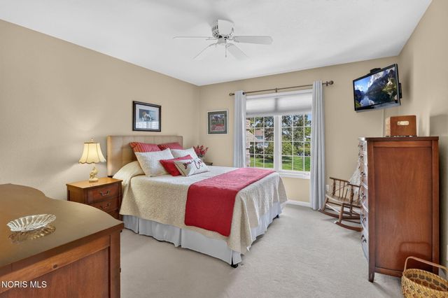 8957 Royal Oak Drive, Holland, OH 43528