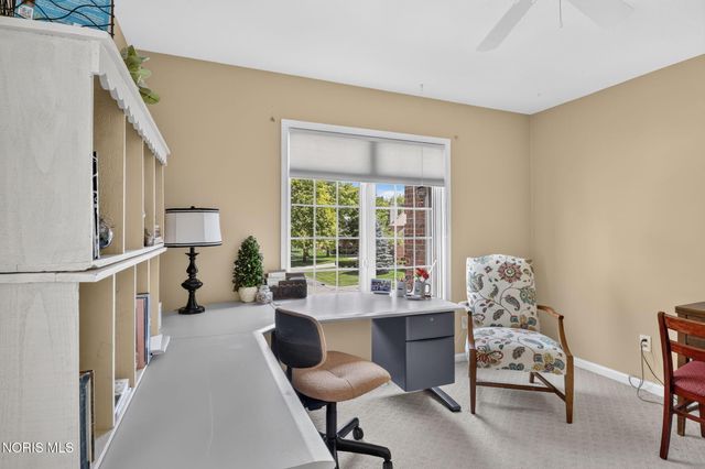 8957 Royal Oak Drive, Holland, OH 43528