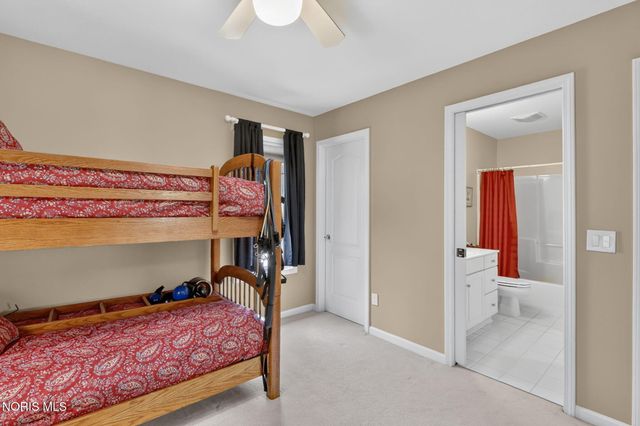 8957 Royal Oak Drive, Holland, OH 43528