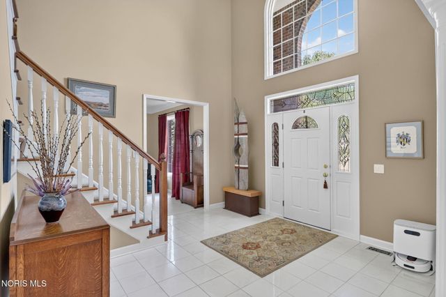 8957 Royal Oak Drive, Holland, OH 43528