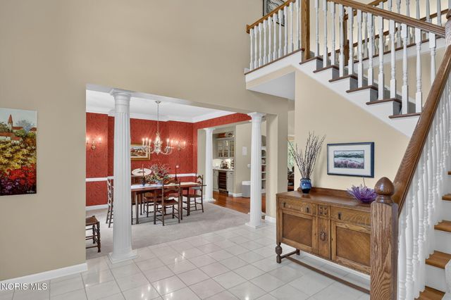 8957 Royal Oak Drive, Holland, OH 43528