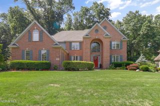 8957 Royal Oak Drive, Holland, OH 43528