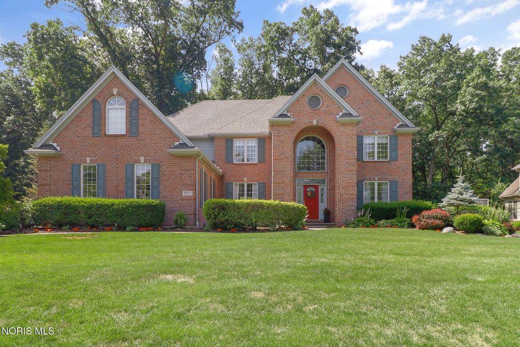 8957 Royal Oak Drive, Holland, OH 43528