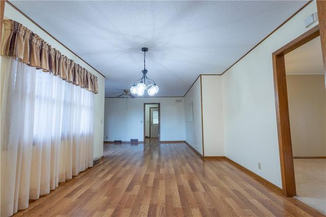 1615 Wayne Drive, St Joseph, MO 64506