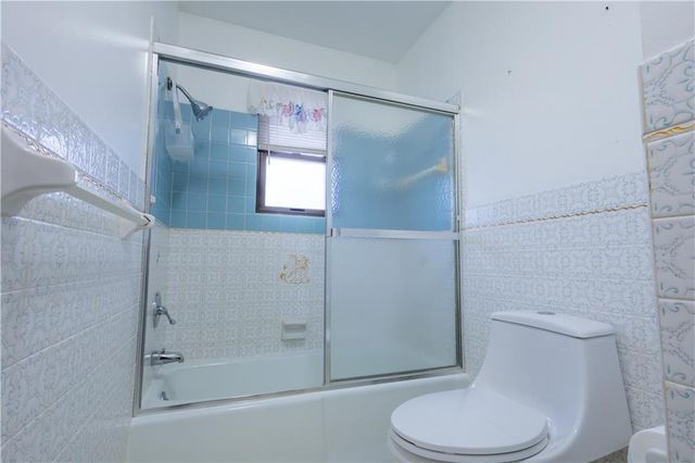 1615 Wayne Drive, St Joseph, MO 64506