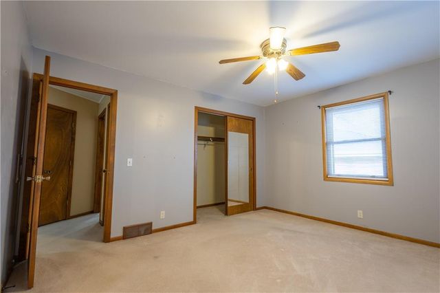 1615 Wayne Drive, St Joseph, MO 64506