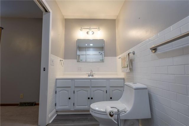 1615 Wayne Drive, St Joseph, MO 64506