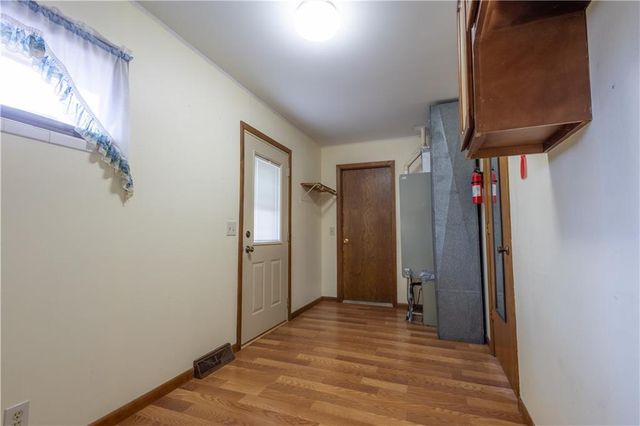 1615 Wayne Drive, St Joseph, MO 64506