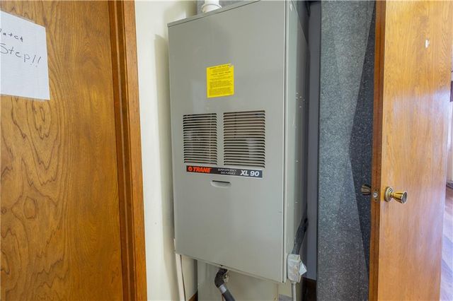 1615 Wayne Drive, St Joseph, MO 64506