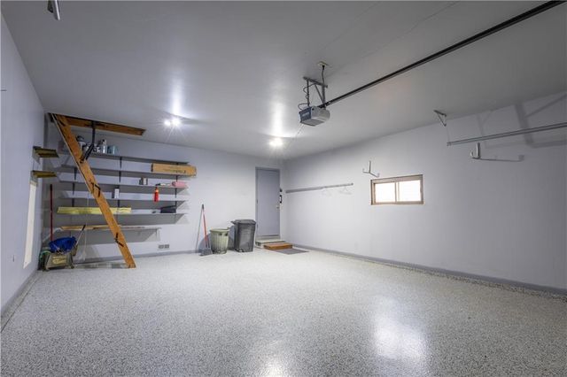 1615 Wayne Drive, St Joseph, MO 64506