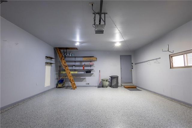 1615 Wayne Drive, St Joseph, MO 64506