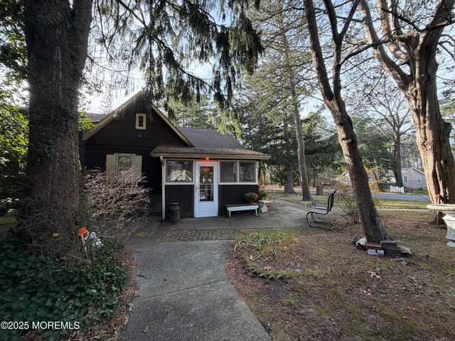 353 Arrowhead Drive, Brick, NJ 08724