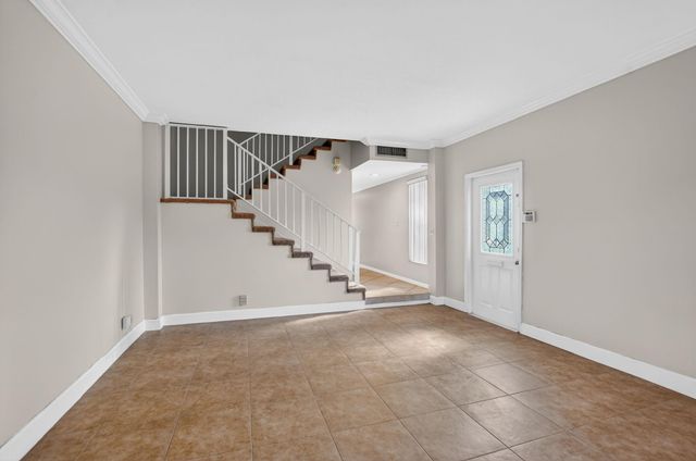 596 SE 20th Ave 4, Deerfield Beach, FL 33441