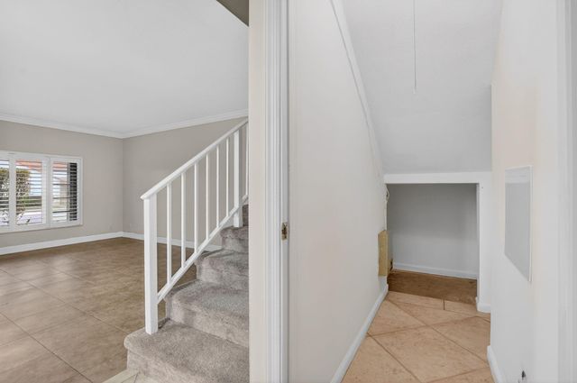 596 SE 20th Ave 4, Deerfield Beach, FL 33441