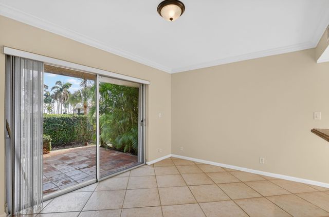 596 SE 20th Ave 4, Deerfield Beach, FL 33441