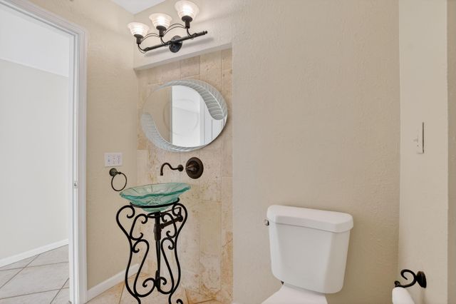 596 SE 20th Ave 4, Deerfield Beach, FL 33441