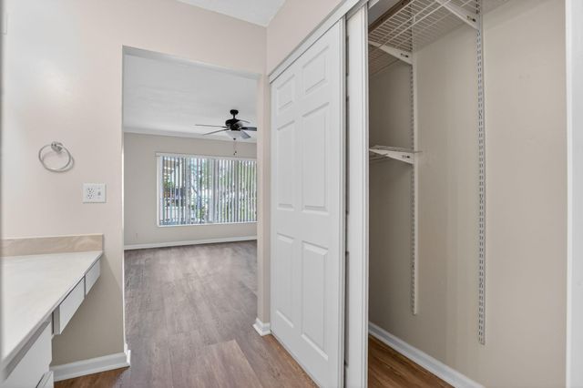 596 SE 20th Ave 4, Deerfield Beach, FL 33441