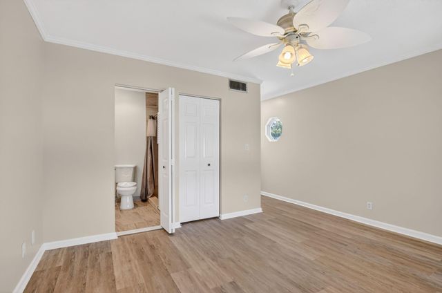 596 SE 20th Ave 4, Deerfield Beach, FL 33441