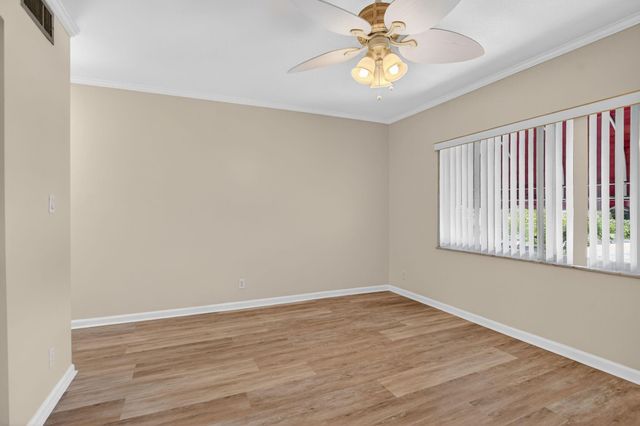 596 SE 20th Ave 4, Deerfield Beach, FL 33441