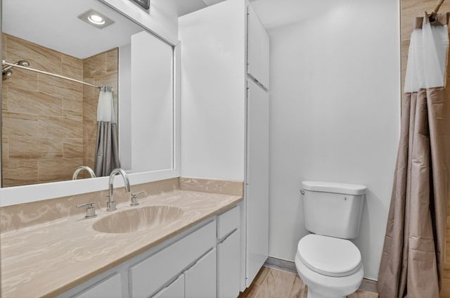 596 SE 20th Ave 4, Deerfield Beach, FL 33441