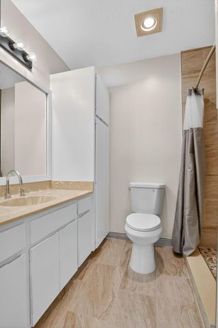 596 SE 20th Ave 4, Deerfield Beach, FL 33441