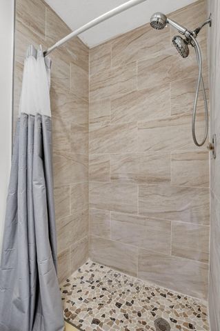 596 SE 20th Ave 4, Deerfield Beach, FL 33441