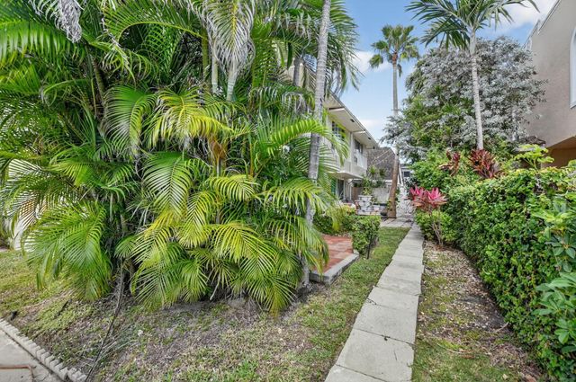 596 SE 20th Ave 4, Deerfield Beach, FL 33441