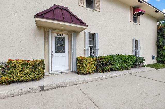 596 SE 20th Ave 4, Deerfield Beach, FL 33441