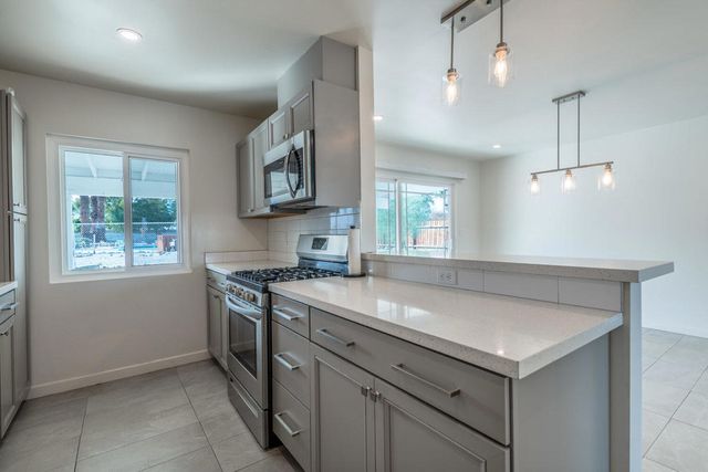 42671 Susan Circle, Palm Desert, CA 92260