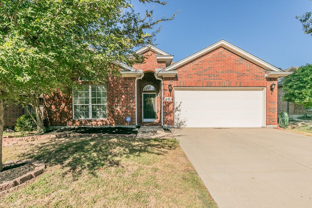 5009 Bedfordshire Drive, Fort Worth, TX 76135 — photo 2