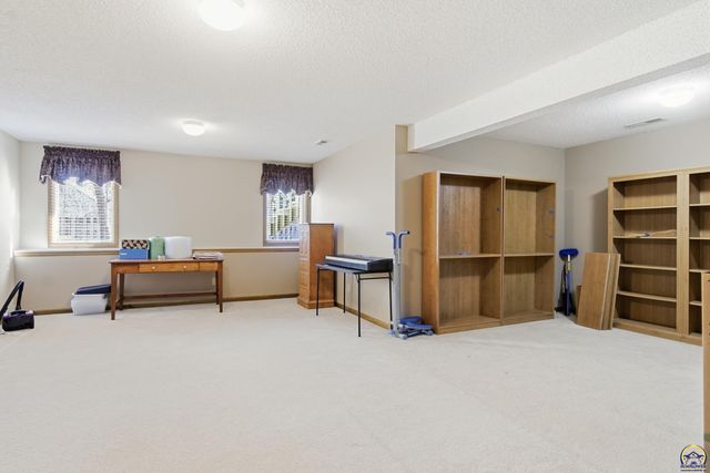 2408 SW Kings CT, Topeka, KS 66614