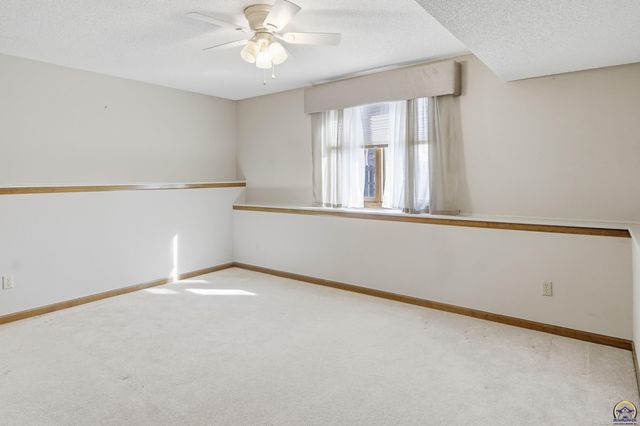 2408 SW Kings CT, Topeka, KS 66614