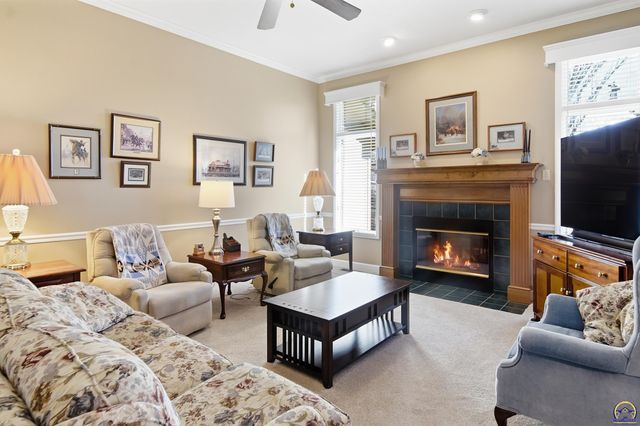 2408 SW Kings CT, Topeka, KS 66614