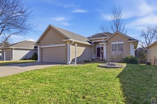2408 SW Kings CT, Topeka, KS 66614