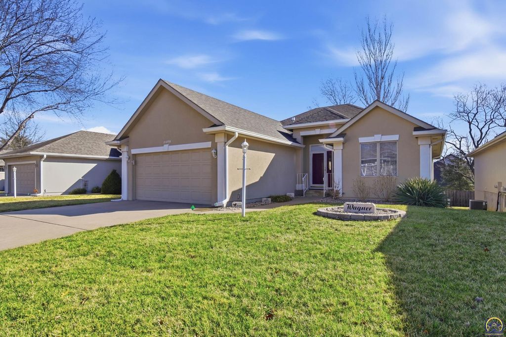 2408 SW Kings CT, Topeka, KS 66614