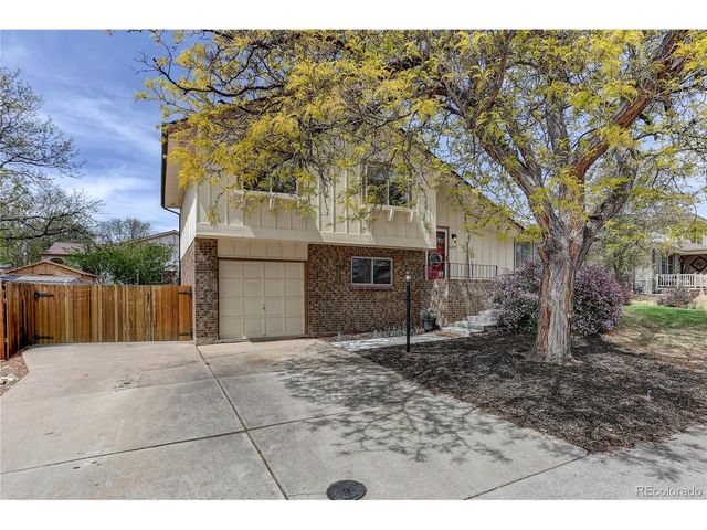 8397 Yarrow Ct, Arvada, CO 80005