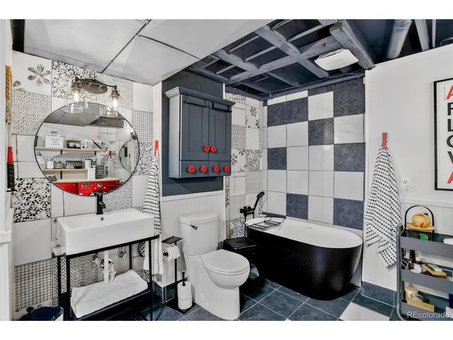 8397 Yarrow Ct, Arvada, CO 80005