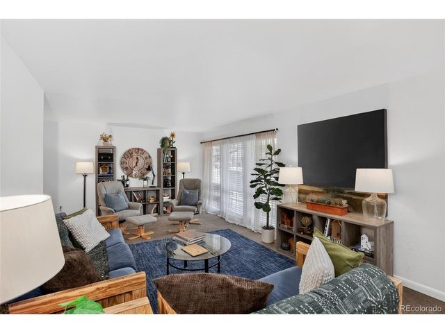 8397 Yarrow Ct, Arvada, CO 80005