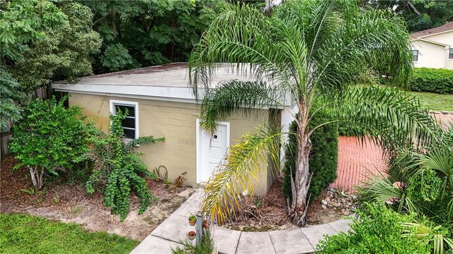 2435 BROADVUE AVE, Eustis, FL 32726