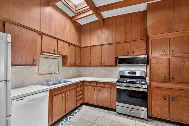 2435 BROADVUE AVE, Eustis, FL 32726