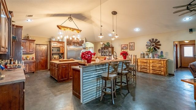 9200 County Road 1014, Joshua, TX 76058