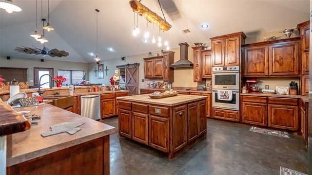 9200 County Road 1014, Joshua, TX 76058