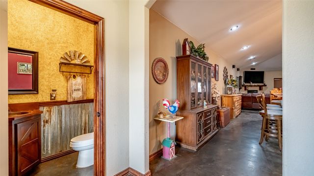 9200 County Road 1014, Joshua, TX 76058