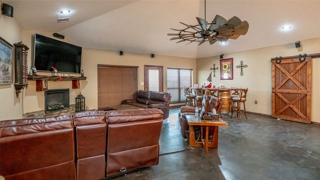 9200 County Road 1014, Joshua, TX 76058