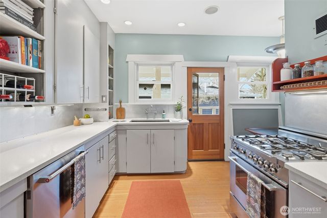 7027 Alonzo Avenue NW, Seattle, WA 98117