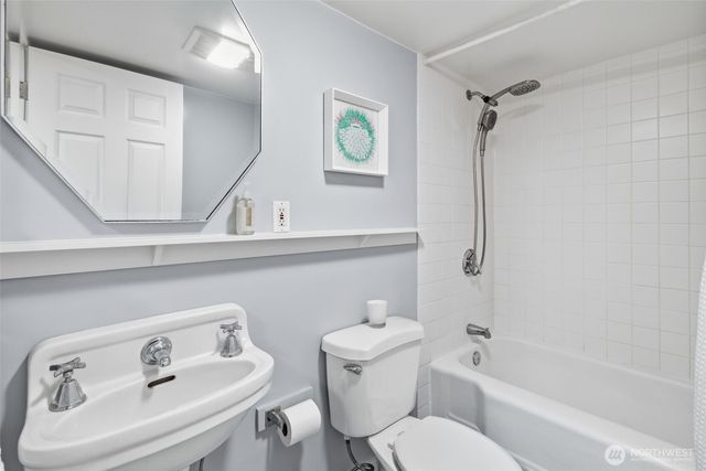 7027 Alonzo Avenue NW, Seattle, WA 98117