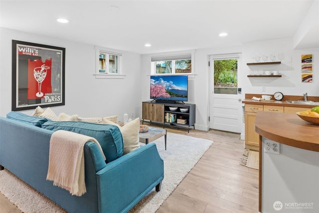 7027 Alonzo Avenue NW, Seattle, WA 98117