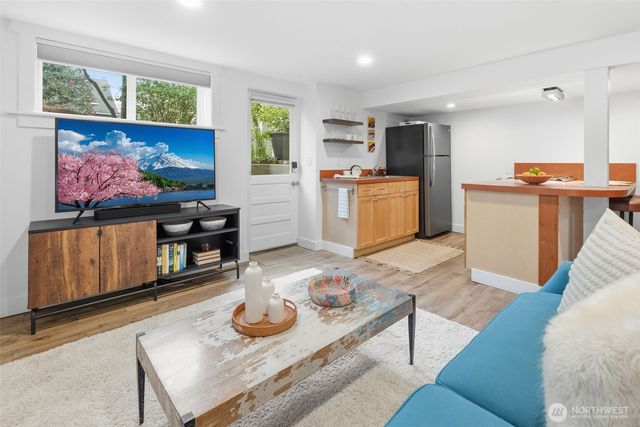 7027 Alonzo Avenue NW, Seattle, WA 98117