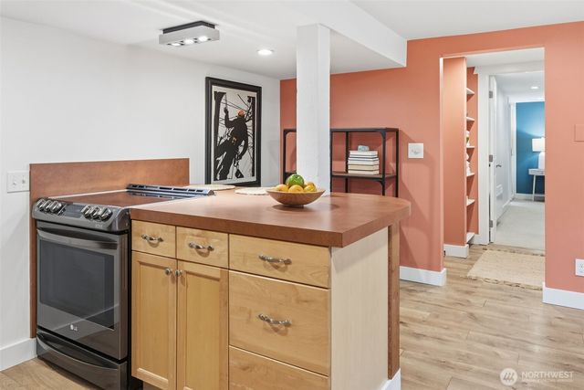 7027 Alonzo Avenue NW, Seattle, WA 98117